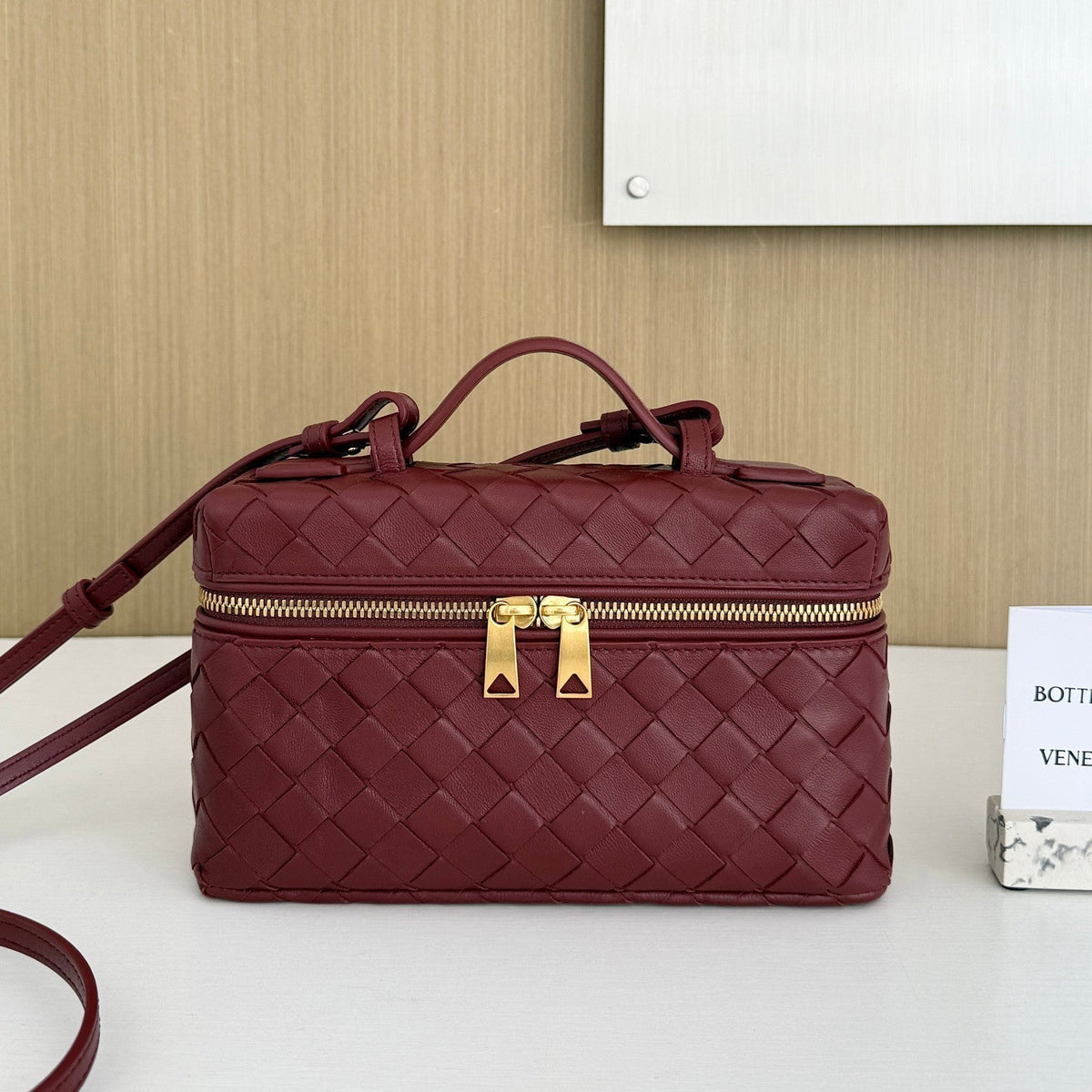 Bottega Veneta Bang Bang Women's Gold Accessories Zipper Closure Solid Color Calfskin Shoulder Crossbody Handbag Bag Bags #76533