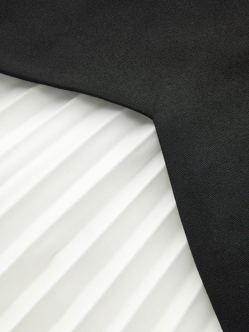 Long Sleeve Color-Block Pleated Dress